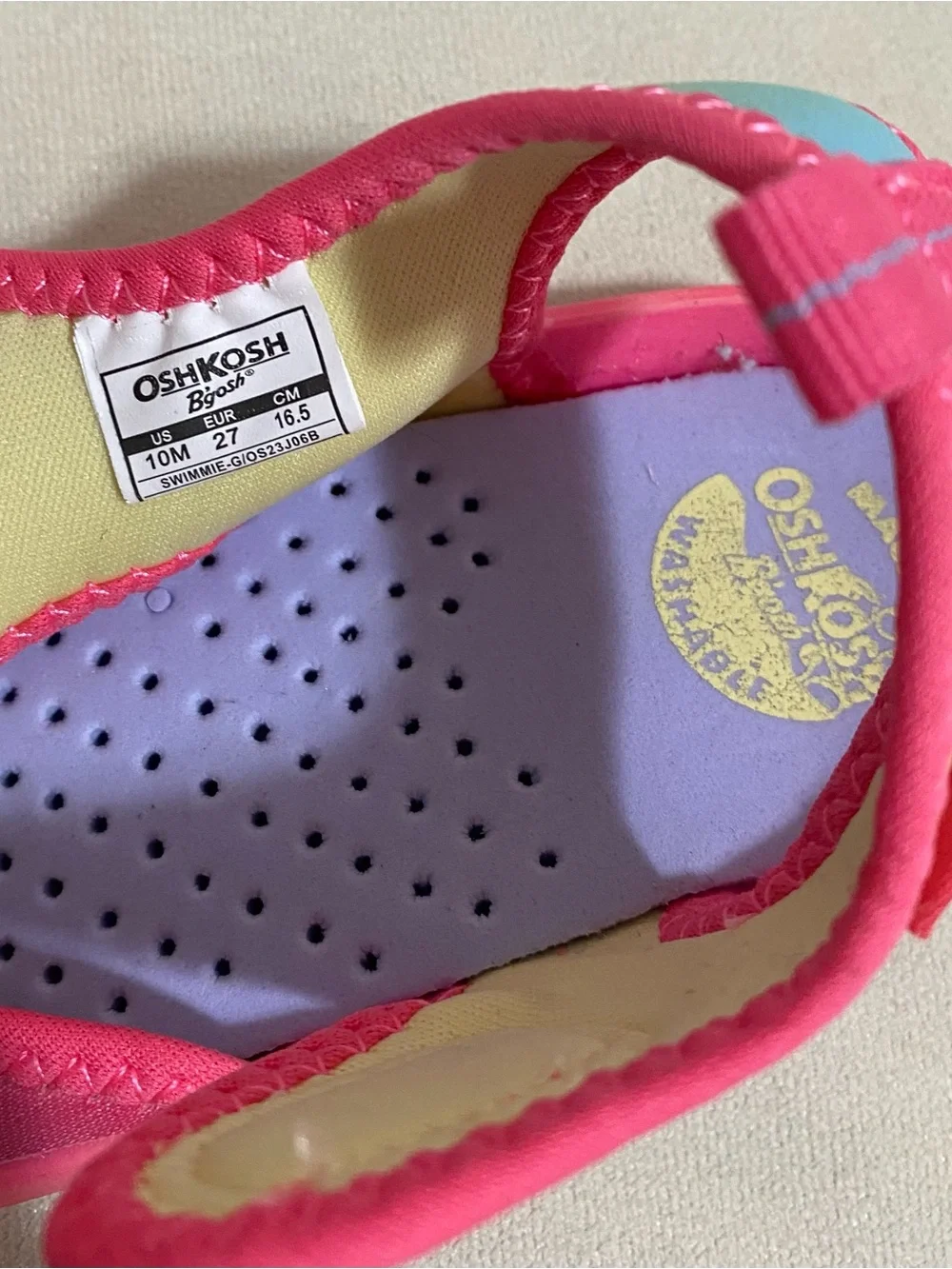 OshKosh B'gosh Kids Gradient Pink and Yellow Water Shoes